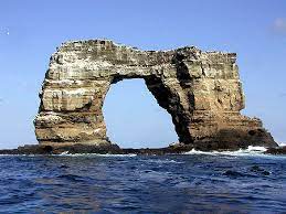 Not just one of the best dive sites in the galapagos, for many darwin is considered to have some of the best diving in the world. Darwin S Arch Wikipedia