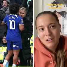 Annie Thomas (@anniethomass)