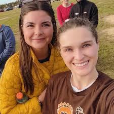 Happy Thanksgiving!!! 🦃🩷 I kicked off my morning with the Wild Turkey 3  Miler! Fun fact: last year's race was actually my very first race ever!  Events like this truly are wonderful