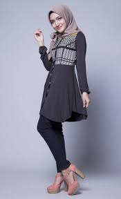 Seragam kerja trans tv tv hijab. 67 Contoh Baju Casual Tunik Wanita Berhijab Terlihat Keren Modelbaju Id