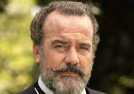 Manuel Regueiro, el actor de 'La Promesa' que actúa con Belén Rueda en una  película de Netflix | Las Provincias