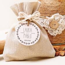 Compra en golopark barcelona detalles y obsequios para bodas y tus invitados, recuerdos de bautizos, recordatorios de comunion, tarjetas de invitacion y articulos de fiesta. 5 Ideas Para Usar Un Sello Personalizado De Boda La Web De Los Novios
