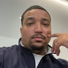 Who should be the MCU X-Men's first big villain? I want Mr.  Sinister...played by Henry Cavill.