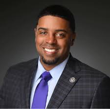 Dustin Miller's Instagram, Twitter & Facebook