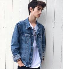 His birthday, what he did before fame, his family life, fun trivia facts, popularity rankings, and more. Manu Rios Outfit Ideen Fur Madchen Auf 8outfits Com