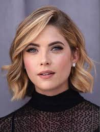 Short Hairstyles Can Also Look Very Formal And Polished For Women Short Hair Styles Wavy Bob Hairstyles Thick Hair Styles