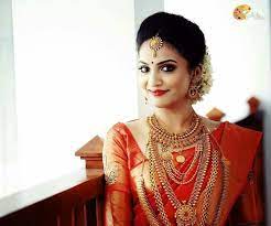 Pin By Nk On Kerala Bride Indian Bridal Hairstyles Indian Wedding Hairstyles Kerala Wedding Saree