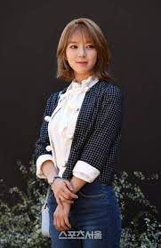 일각에서 배현진 공천 배제 움직임이 있었으나 # 2020년 3월 2일 공천을 받는데 성공하면서 현역인 최재성 의원과 재대결을 하게 되었다. ë°°í˜„ì§„ ì•„ë‚˜ìš´ì„œ ì¼ë²  ì¼ê°„ë² ìŠ¤íŠ¸ ì¼ë² ì €ìž¥ì†Œ