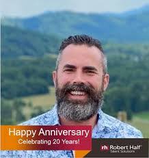 Christopher Thiele's Instagram, Twitter & Facebook