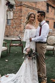 Boho Modern Romance Wedding Ideas at Lillibrooke Manor with a Wi