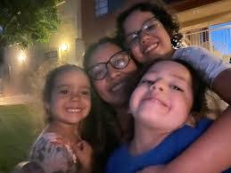 Robin Kepler's Instagram, Twitter & Facebook