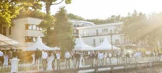 Jedes der sechs schlafzimmer verfügt über einen flachbildfernseher. Villa Sauerbier Berlin Villa Sauerbier In Berlin Mieten Bei Event Inc Villa Eventlocation Meetingraum