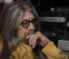 Simon Leonard's Instagram, Twitter & Facebook