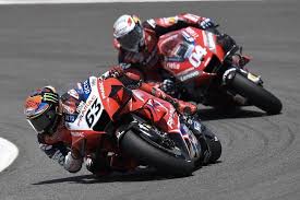 Dirección de carrera va a analizar el incidente que ha sucedido justo antes del inicio de la carrera entre bastianini y zarco. Motogp Gran Bazar Misano Moto Motorsport