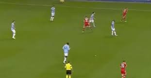 (105 x 68 m) besitzt. Wie Gross Ist Ein Fussballfeld Masse Flache Und Zum Ausdrucken