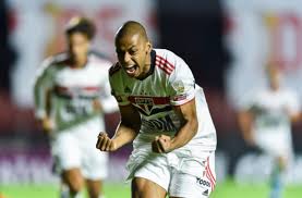 They began dating sometime in 2017. Suspensao E Lesao Bruno Alves Desfalca O Sao Paulo Contra O Bahia Lance