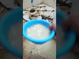 سقف الحمام ينقط مياه شوف الفديو ده ولوعندك تهريب في السطح 0555717947 كشف تسربات مياه الحمام والسطح أخدمني