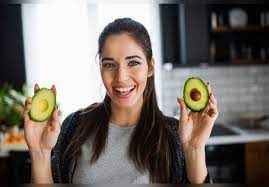 C'est pour cette raison que la plupart des. Elle Mange De L Avocat Chaque Jour Pour Faire Pousser Ses Cheveux Plus Vite Voici Le Resultat