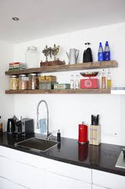 zwevende plank op maat meubelmakerij van oud hout 2b zwevende planken keuken zwevende plank keuken planken
