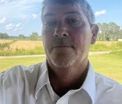 Johnnie Beck's Instagram, Twitter & Facebook