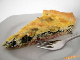 Malé quiche pripravíme rovnako, ale z cesta vykrajujeme kruhy, ktoré ukladáme na plech na muffiny. Jednoduchy Spenatovy Quiche Kis Mimibazar Sk