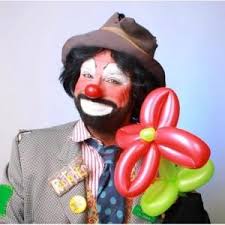 Nach der weißen theaterschminke kann dann das lustig, traurige oder böse gesicht. How To Apply Clown Makeup Clownantics