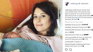 Read am straßenrand from the story die neue {mats hummels ff} by lewi_grey with 2,881 reads. Das Baby Von Mats Und Cathy Hummels Ist Da Stern De