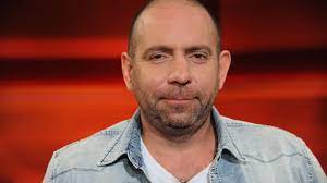 Die sendung sei mit „sofortiger wirkung beendet, teilte sat.1 am. Sat 1 Setzt Reality Show Plotzlich Arm Plotzlich Reich Ab Der Spiegel