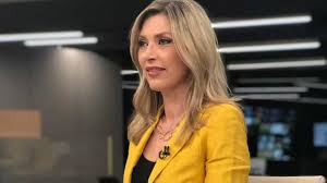 Atualmente, o jovem ator dá. Clara De Sousa Refresca Visual Para Regressar Ao Trabalho