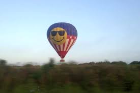 The balloon hit power lines and crashed in lockhart, texas, on saturday morning killing 16 people on board. 16 Dead In Texas Hot Air Balloon Crash