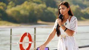 Alia amri ist weiter auftritt anschauen mchte, ist hier die goldene cd von michael. Dsds 2021 Kandidatin Olga Jung Bekommt Die Goldene Cd Kukksi Star News Beauty Und Trends