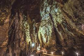 A substantial number of relatively small caves, called volcanic caves, are formed in lava and by the mechanical movement of bedrock. How Limestone Caves Are Formed Maropeng And Sterkfontein Caves Official Visitor Centres For The Cradle Of Humankind World Heritage Site