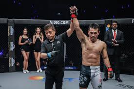 Kamu bisa berencana menikahi siapa, tapi tak dapat kau rencanakan cintamu untuk siapa. Bagaimana Bela Diri Menjaga Victorio Senduk Dari Amukan Suporter Bola One Championship The Home Of Martial Arts