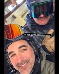 Guess who's callin? Yup. You guessed it. it's Friday! My work is done.  Let's have some fun. #days