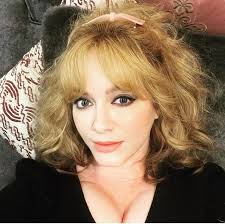 Christina rene hendricks was born in knoxville, tennessee. Instagram Cleavage Post Christinahendricks