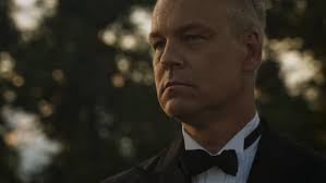 Henrik Schyfferts överklassdrama tamare än väntat