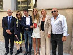 Masterchef celebrity, la competencia más importante de cocina del mundo y la producción más impactante de la tv argentina, con la conducción de santiago. Asi Es La Familia De Mariano El Loco Dalla Libera Una De Mis Actividades Preferidas Es Salir A Andar En Bici Y Que Mejor Que Con Mis Nietos Para Ti