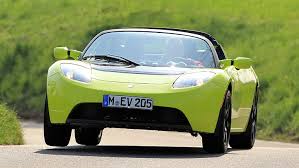 It does not have an internal combustion engine and therefore uses no gasoline and produces no emissions. Tesla Roadster Sport Im Test Sportwagen Mit Elektromotor Auto Motor Und Sport