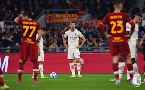 La rabbia dei giallorossi è dovuta al calcio di rigore fischiato . Prj Ohycwx Lfm