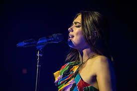 A lucky fan by the name of hazim hilmi was flying home from the hong kong international airport today (wednesday, 2nd may) when he spotted dua lipa on the same flight as him. Dua Lipa To Grace Asian Stages In May Entertainment The Jakarta Post