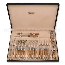 Laguiole knives are an iconic symbol of french craftsmanship. Menageres Laguiole En Aubrac Menagere Laguiole 28 Pieces Genevrier