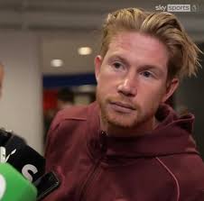 Watching football with an uninformed partner