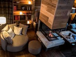Chalet A Chamonix Haute Savoie Vacances Montagne Cheminee Salon Maison Decoration Maison Deco Maison