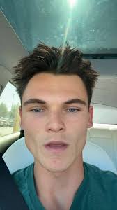 Enhance Your Look with Subtle Eyebrow Grooming