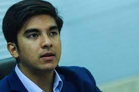 Syed saddiq used the same crowdfunding strategy to help the underprivileged in his constituency of muar, johor where he launched two fundraising campaigns to buy laptops and tablets for underprivileged students. 3tucjrc W0srim