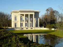 Le Chateau De Ringen En Neerlandais Hof Van Ringen Ou Ringenhof Est Un Chateau Belge Situe Sur Le Territoire De La Commune De Lierr Chateau Belgique Anvers