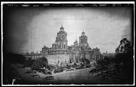 Arquidiócesis - 💙 ¿Ya conoces la historia de Nuestra Señora del Refugio? Se dice que en 1690 en Montepulciano, Italia, había un lugar donde iban a refugiarse los malhechores. 👩‍🌾 Un campesino