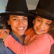 Leslie Taveras's Instagram, Twitter & Facebook