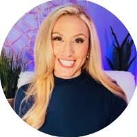 Lauren Queen's Instagram, Twitter & Facebook