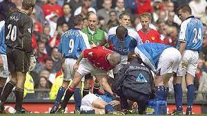 The challenge in question took place on april 21, 2001, when united hosted city in a manchester derby at old trafford. Roy Keane Verletzte Absichtlich Den Vater Des Enthullungsfussballers In 2020